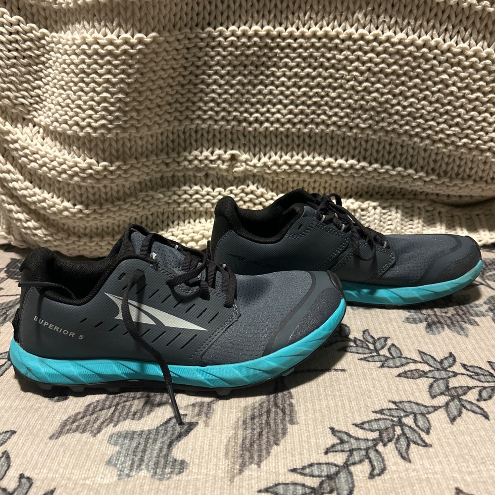 Altra Superior 5 7.5 - Picture 3 of 5